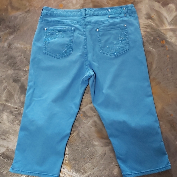 Code Blue Marielle Capris - Picture 2 of 7